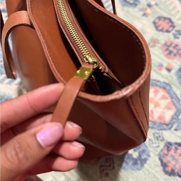 Madewell Transport Leather Tote - Picture 9 of 12